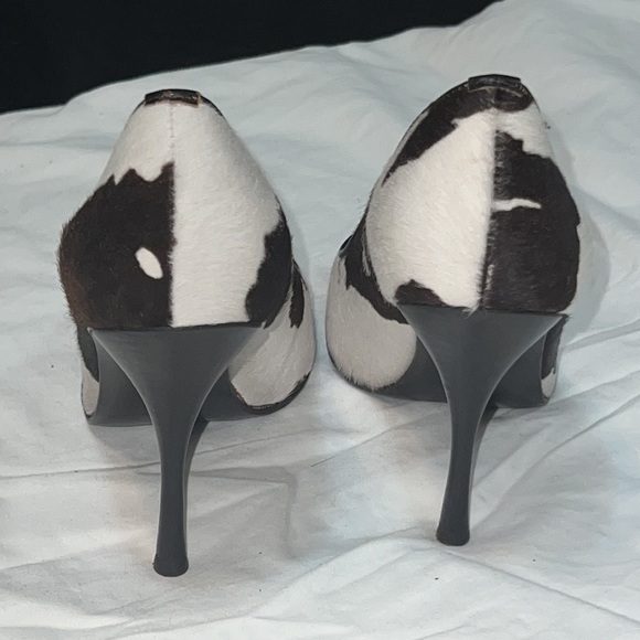 BCBG Max Azria Fur Cow Print Heels, size 6.5 - Picture 3 of 6